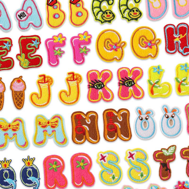 Embroidery Letter M - 26 sztuk/zestawy luzem list łatka zwierząt