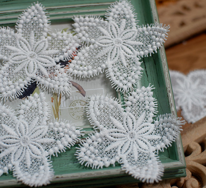 Biały kwiat koronkowa naszywka – Embroidery Letter M recenzja i cena