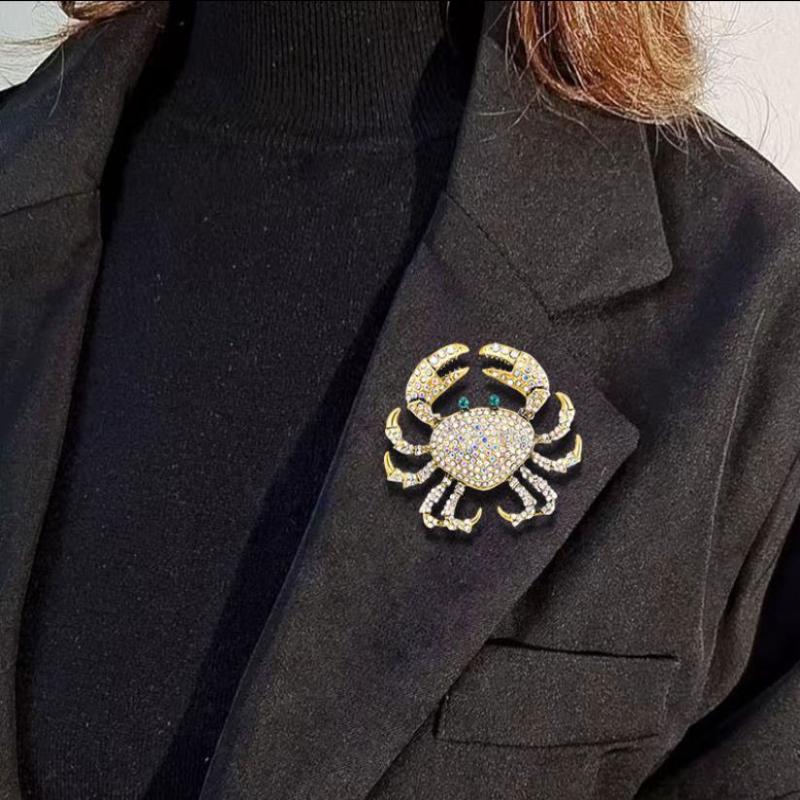 Modne broszki z krabem z dżeta – Embroidery Fish recenzja i cena