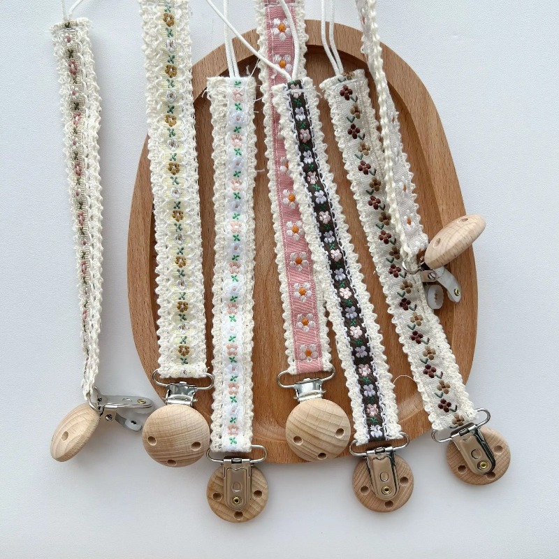 Koronkowy łańcuszek do smoczka – Embroidery Gift Ideas recenzja i cena